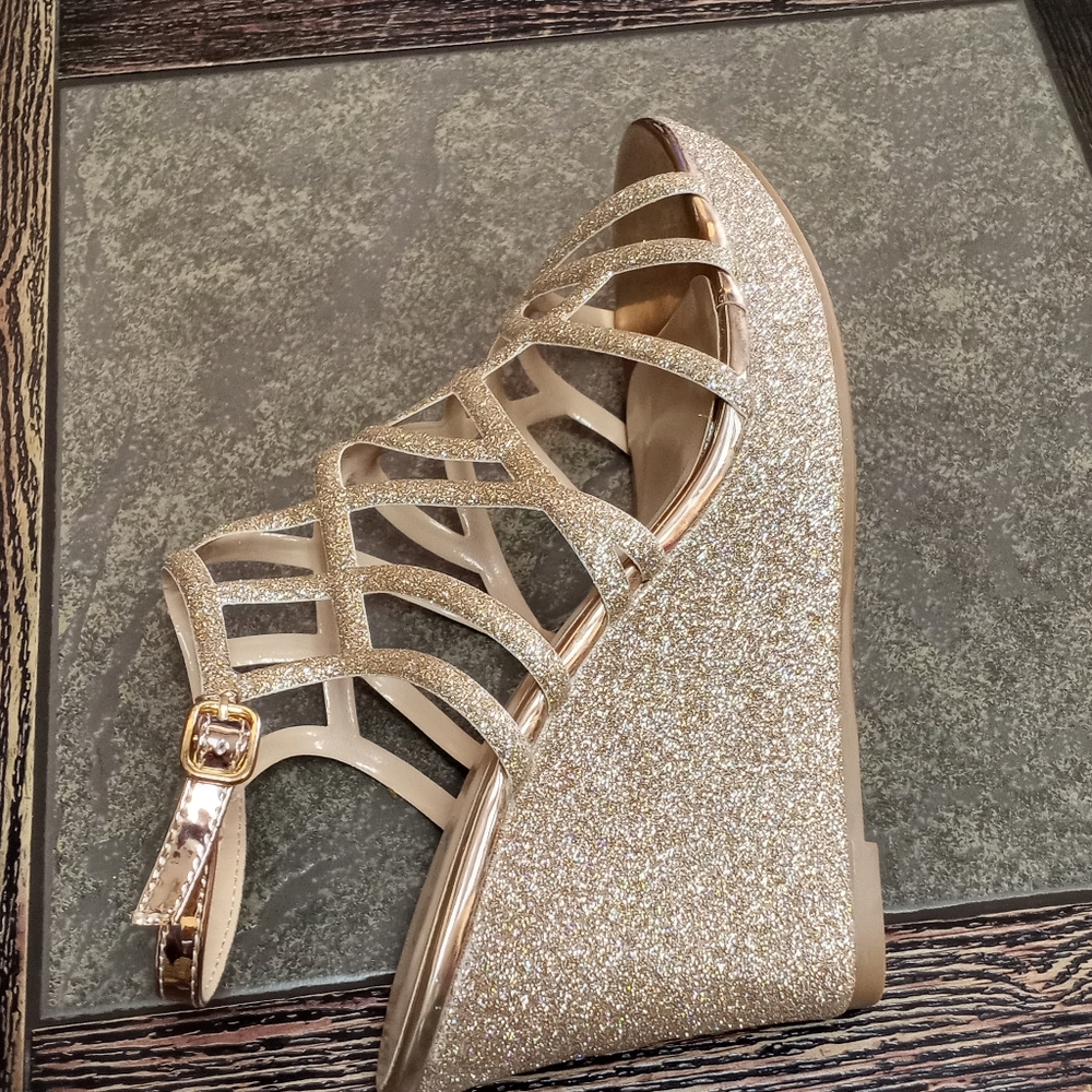 platform shoes - Picture 3 of 5